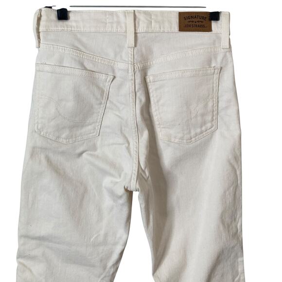 Signature Levis Jeans Womens Size 2 Heritage High Rise Straight White - Picture 9 of 12